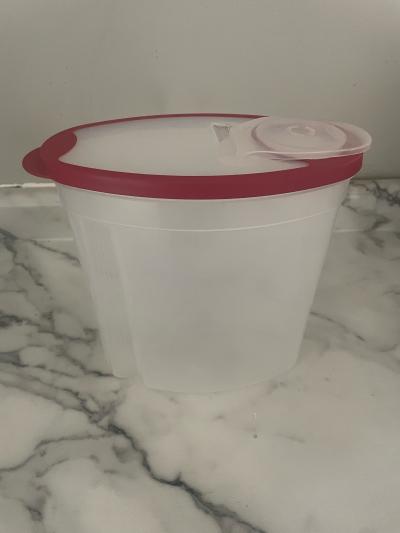 Rubbermaid Cereal keeper
