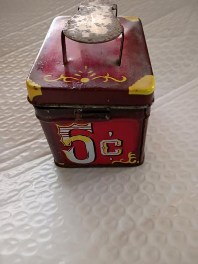 1950 vintage shoe shine box with cloth and brush - Thumbnail 9