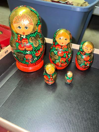 Vintage Russian Hand Painted Matryoshka Nesting Dolls  5 Pie