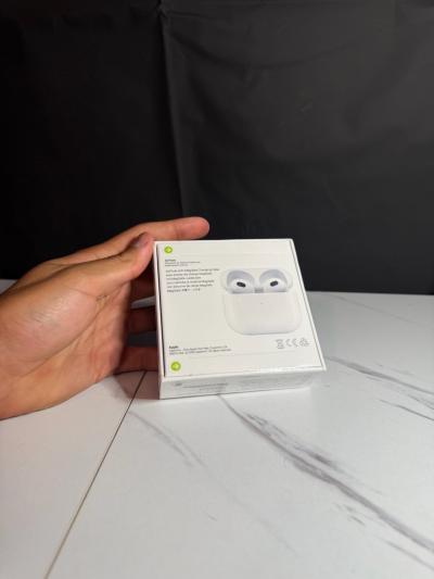 Gen 3 Apple AirPods - Thumbnail 2