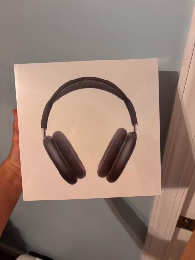 AlRPOD MAXES with MagSafe black
