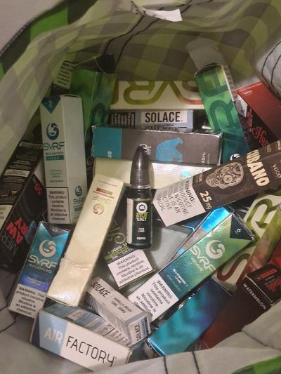 Vap with 30 refills only used twice - Thumbnail 4
