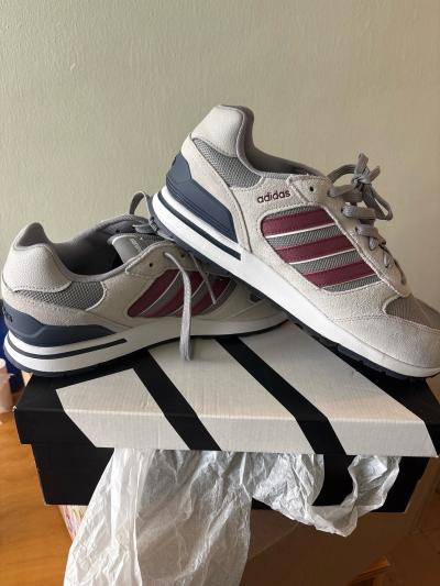 Adidas Sneakers