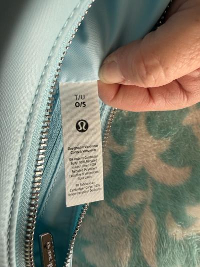 lululemon essential bag - Thumbnail 9