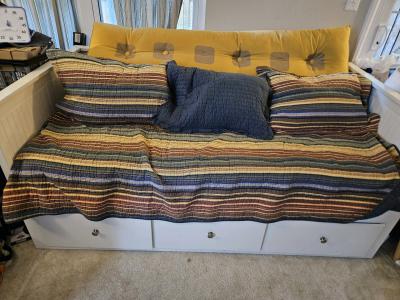 White daybed with 3 drawers expands to double bed - Thumbnail 7