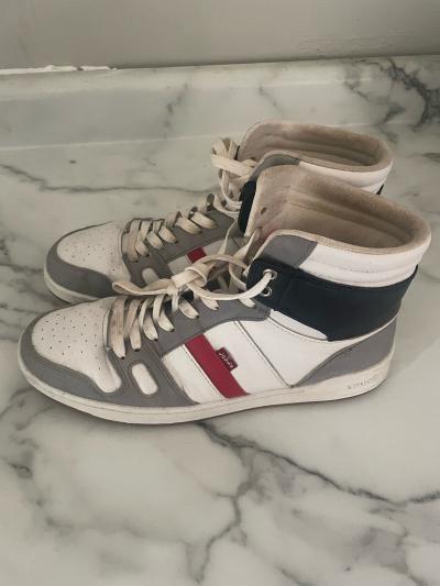 Grey white navy  red Levis size 11115 - Thumbnail 2