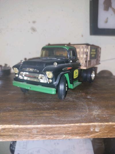 ertl john deer diecast stake truch