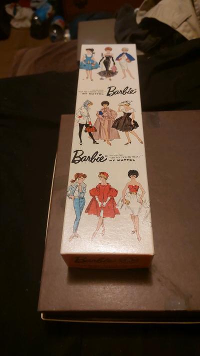 1961 bubble cut brunette barbie mint in package - Thumbnail 2