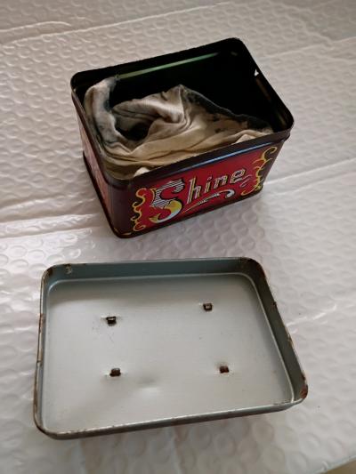 1950 vintage shoe shine box with cloth and brush - Thumbnail 5