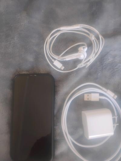 Brand New I Phone 14 Unlocked - Thumbnail 3