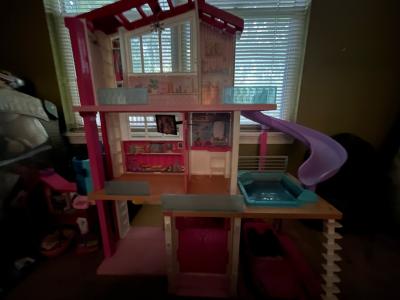 Barbie dream house with toys included