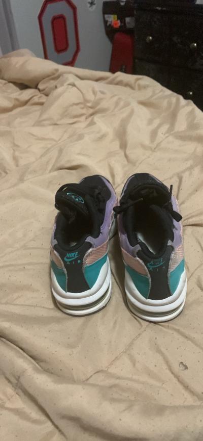 girls Nike swoosh 4y low top shoes