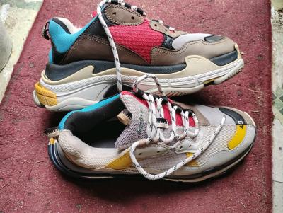 A Pair of BALENCIAGA Mens Sneakers - Thumbnail 4