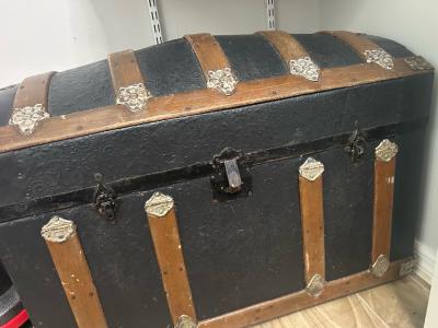 steam trunk embossed on wheels 18001900 google says - Thumbnail 10