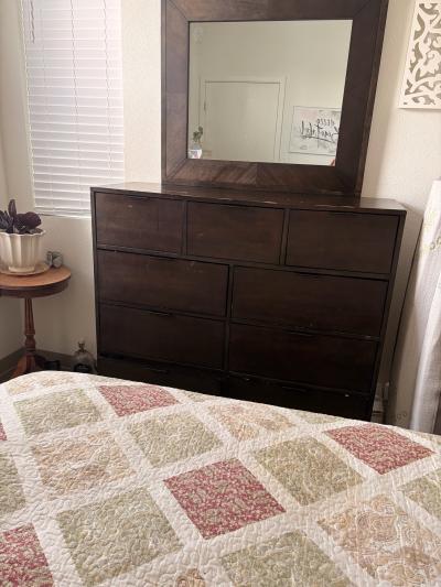 queen bedroom set - Thumbnail 3
