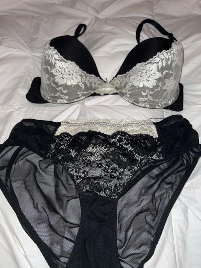 womens lingerie lg 38c used great condition