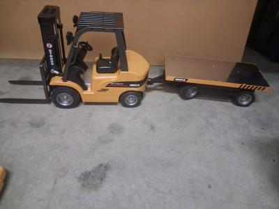professional RC fork lift for kids or adult brand new - Thumbnail 6