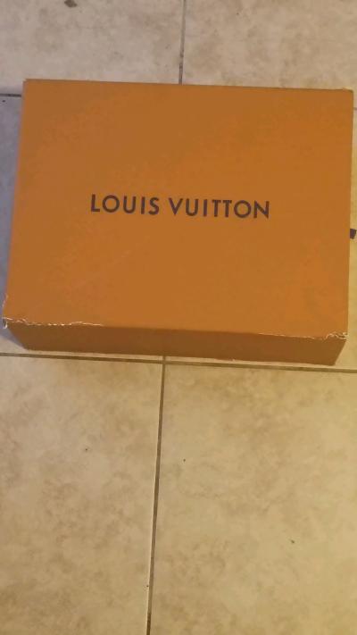 louis vuitton size 13 just throw me a offer - Thumbnail 3
