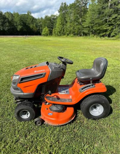 Husqvarna YTA22V46 46 Riding Lawn Mower  22HP VTwin  Runs - Thumbnail 4