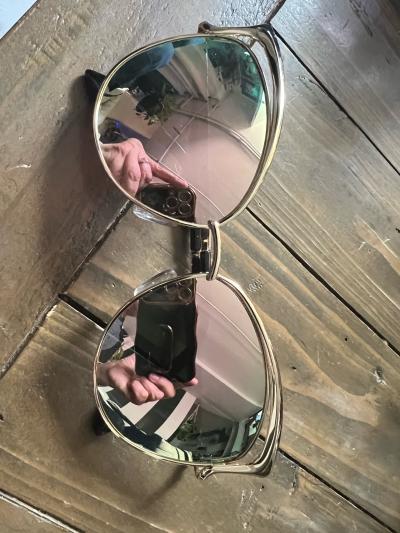 pink sunglasses mint condition