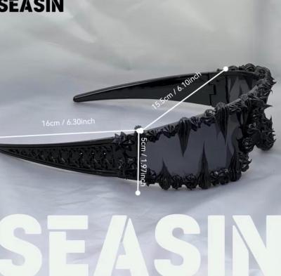 black sunglasses with black texture in the lenses - Thumbnail 2