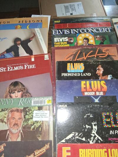 vinyl and great condition - Thumbnail 8