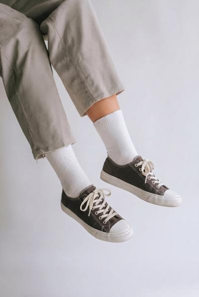 Womens sneakers in various colors size8 - Thumbnail 2