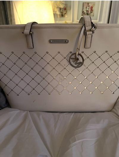 white large womens handbag used but in very good condition - Thumbnail 2