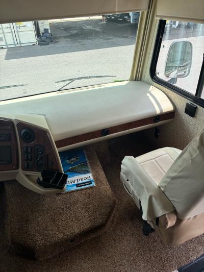 2015 Coachmen Mirada 35LS - Thumbnail 3