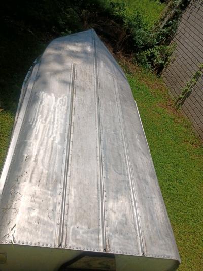 12 ft Jon boat NO LEAKS - Thumbnail 4