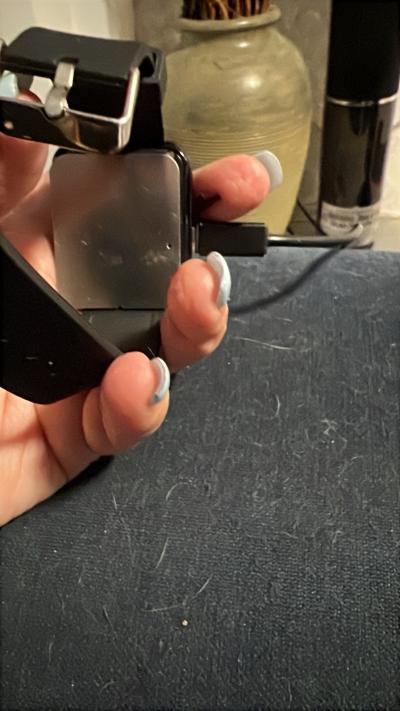 older style I watch great condition comes with charger - Thumbnail 4