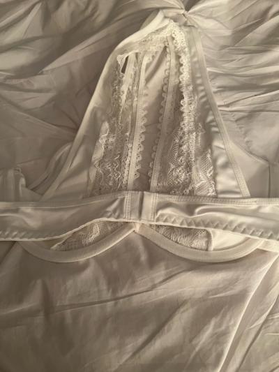 White bra lg never worn
