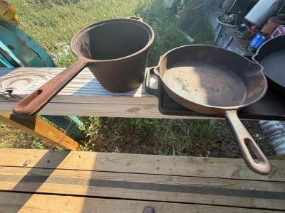 cast iron skillets and griddle - Thumbnail 2