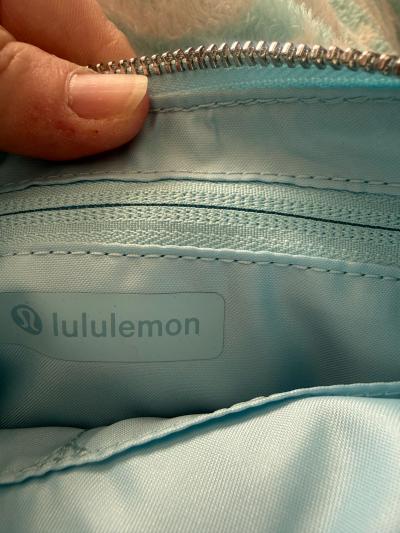 lululemon essential bag - Thumbnail 5