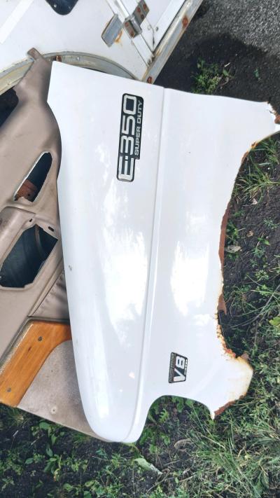 1999 Ford E350 Econoline truck - Thumbnail 2