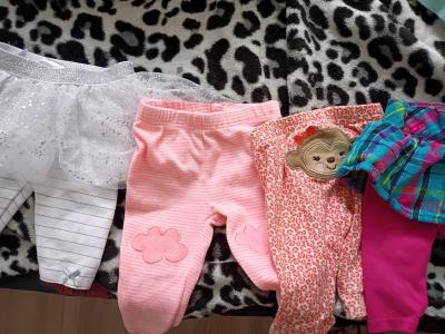 bundle of baby girl clothes sizes nb to 6 months - Thumbnail 3