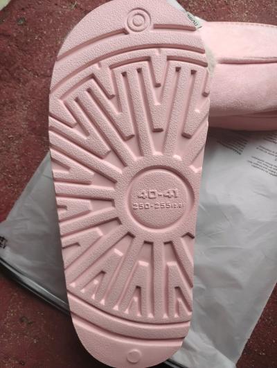 A Nice Pair of New Womens Pink Slippers - Thumbnail 3
