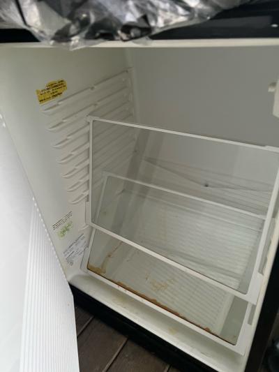 small commercial refrigerator great condition about 3 feet t - Thumbnail 2