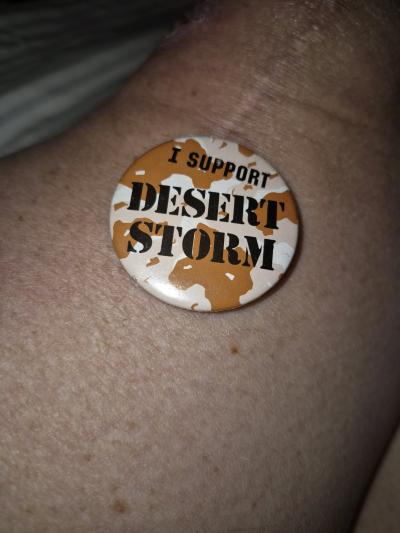 Vintage Button With Saying SUPPORT DESERT STORM 90S