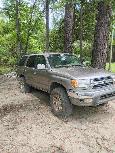 A 2001 Toyota 4 Runner SR5 Tow Package - Thumbnail 2