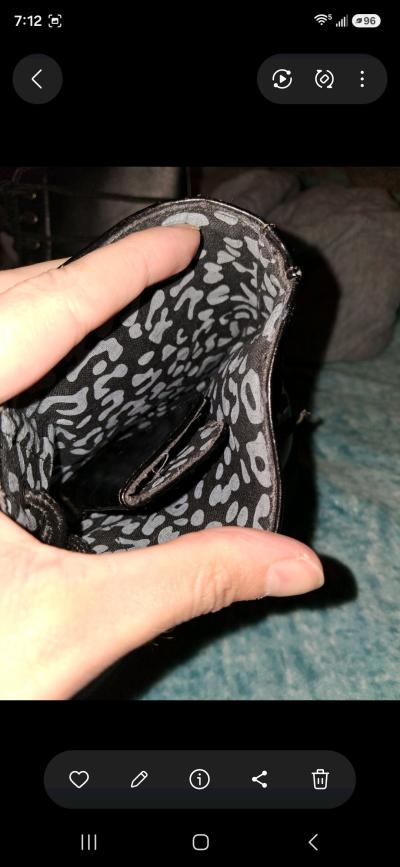 ladys 9 black boots worn but still in great shape - Thumbnail 3