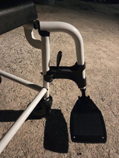 wheel chair very clean and operable - Thumbnail 2