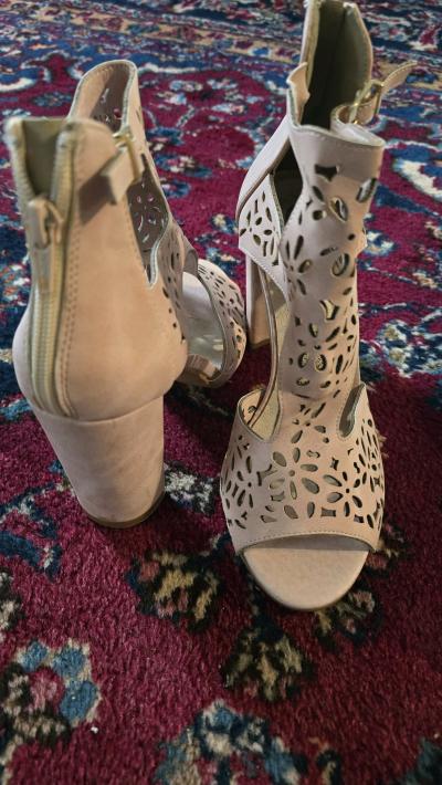 zapatilla de tacn cuadrado