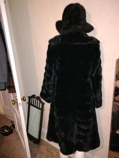 Vintage Grandella by Sportowne Faux Fur Coat and hat - Thumbnail 4