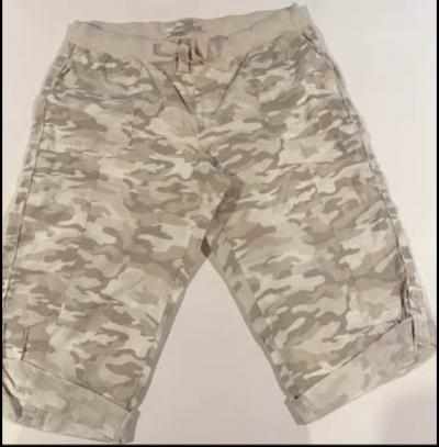 womens lg capri slightly used  great condition - Thumbnail 2