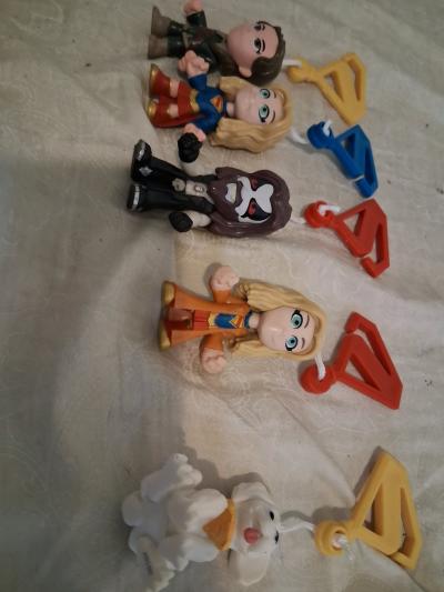 DC Comics Supergirl KFC Limited Edition figurines - Thumbnail 2