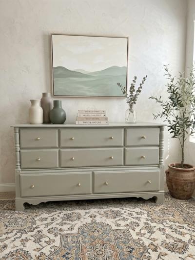 Beautiful vintage 3 piece bedroom set - Thumbnail 3