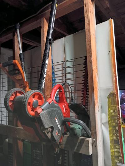 BlackNDecker HEDG HOG and ditch digger