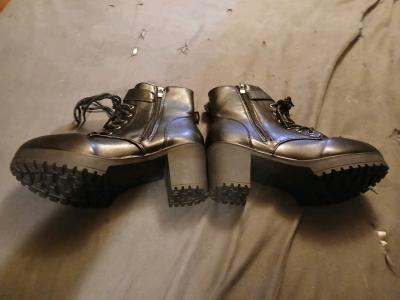 woman Lace up high heel ankle boots - Thumbnail 2