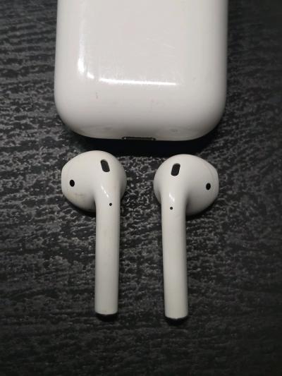 Apple Earbuds Wireless - Thumbnail 3